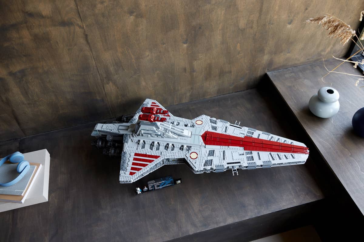 LEGO Star Wars Venator-Class Republic Attack Cruiser decorative vase by Pillowle, featuring detailed spaceship design and vibrant colors.